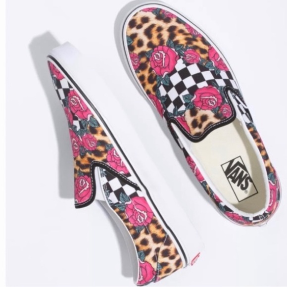 Vans Classic Slip-On Rose Animal Checkerboard True White Size~ 7 W /5.5 M - Picture 2 of 10